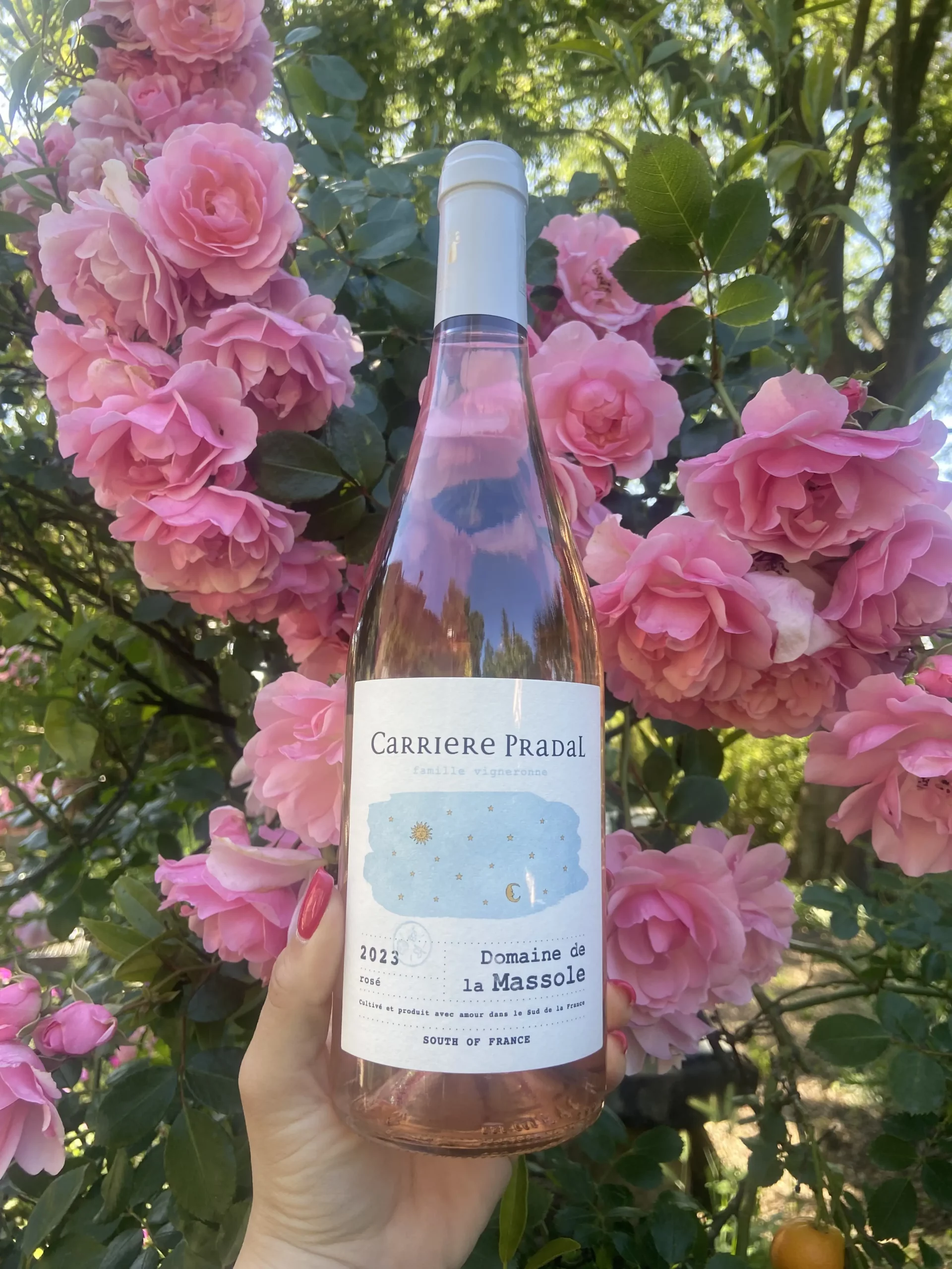 Bouteille de vin rosé du Domaine de la Massole rosé de Carriere Pradal situé dans le Languedoc